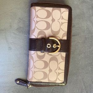 Coach signature brown buckle, zip around wallet